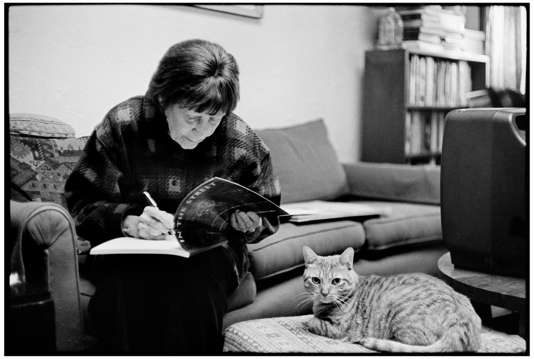 Helen Levitt 2003年在家中 Martine Frank 拍摄